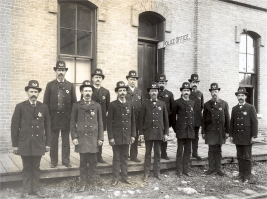 Photo of Police building on the corner of Algoma and Bond 1885